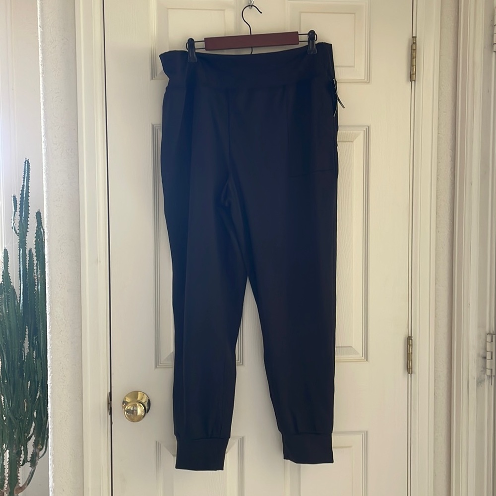 NWT Ideology Women’s relaxed fit joggers